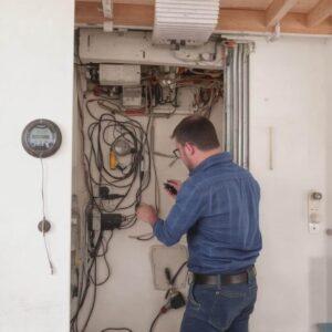 Kontrola systemu elektrycznego w mieszkaniu